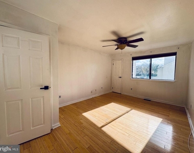 1403 Roberts Way - Photo Thumbnail 13