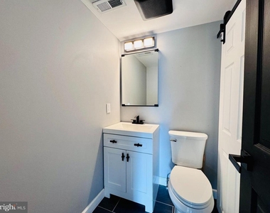 1403 Roberts Way - Photo Thumbnail 11
