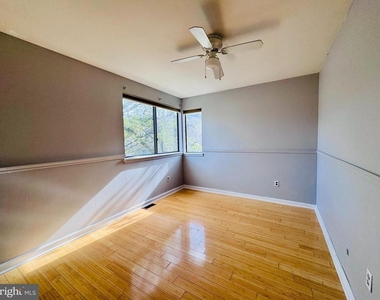 1403 Roberts Way - Photo Thumbnail 16