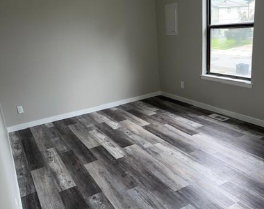 109-b Haines Avenue - Photo Thumbnail 12