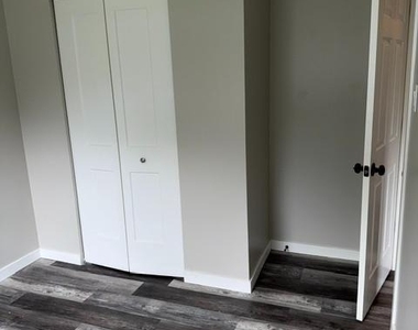 109-b Haines Avenue - Photo Thumbnail 9