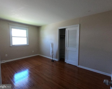 436 S Suffolk Drive - Photo Thumbnail 6