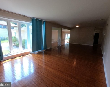 436 S Suffolk Drive - Photo Thumbnail 21