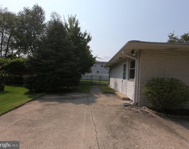 436 S Suffolk Drive - Photo Thumbnail 14