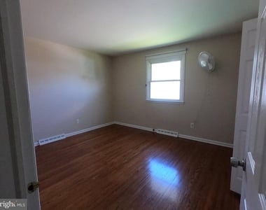 436 S Suffolk Drive - Photo Thumbnail 5