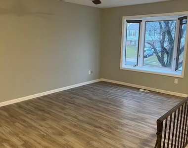 2418 York Road - Photo Thumbnail 3