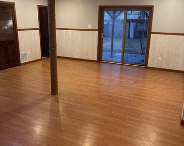 2418 York Road - Photo Thumbnail 16