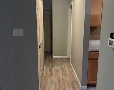 2418 York Road - Photo Thumbnail 10