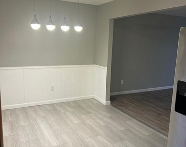 2418 York Road - Photo Thumbnail 9