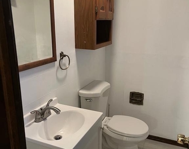 2418 York Road - Photo Thumbnail 19