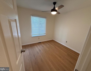 220 Deerpark Court - Photo Thumbnail 26