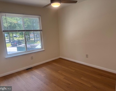 220 Deerpark Court - Photo Thumbnail 20