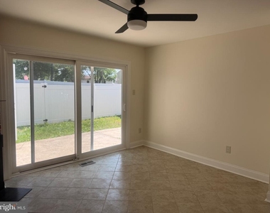 220 Deerpark Court - Photo Thumbnail 11