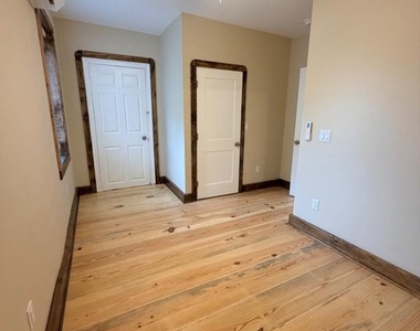 121 E Union Street - Photo Thumbnail 27