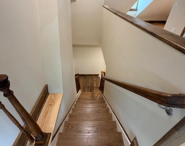 121 E Union Street - Photo Thumbnail 33