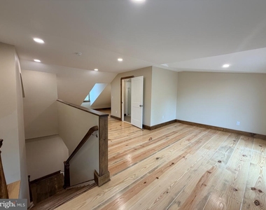 121 E Union Street - Photo Thumbnail 32
