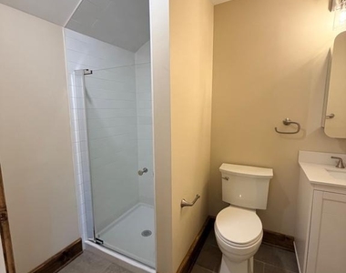 121 E Union Street - Photo Thumbnail 36