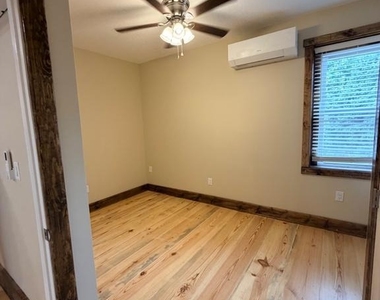 121 E Union Street - Photo Thumbnail 28