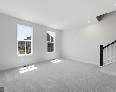 16130 Hyde Park Place - Photo Thumbnail 5