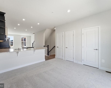 16130 Hyde Park Place - Photo Thumbnail 9