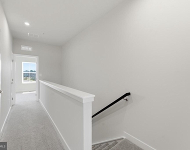 16130 Hyde Park Place - Photo Thumbnail 15