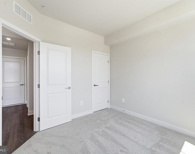 16130 Hyde Park Place - Photo Thumbnail 27