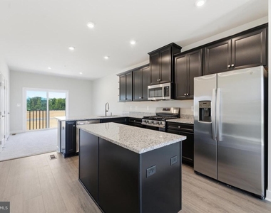 16130 Hyde Park Place - Photo Thumbnail 12