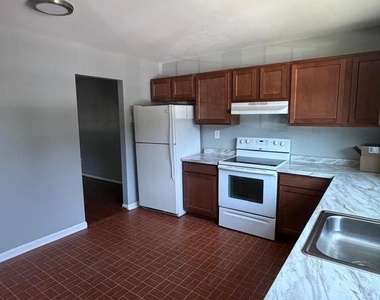 8108 Sandy Spring Road - Photo Thumbnail 3