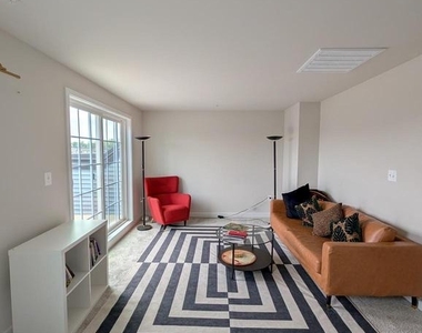 16141 Meadow Glenn Dr - Photo Thumbnail 17