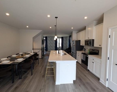 16141 Meadow Glenn Dr - Photo Thumbnail 6