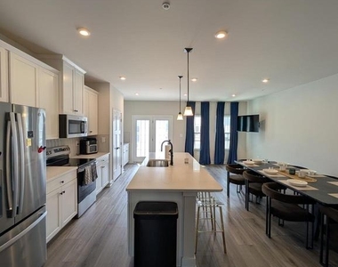 16141 Meadow Glenn Dr - Photo Thumbnail 8