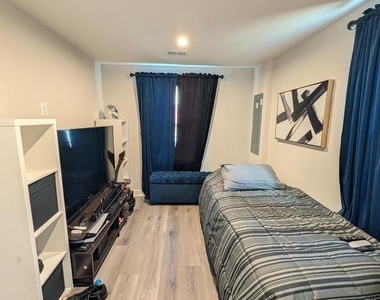 16141 Meadow Glenn Dr - Photo Thumbnail 3