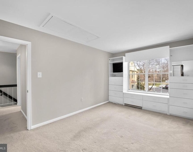10129 Green Holly Terrace - Photo Thumbnail 17