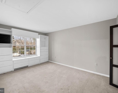 10129 Green Holly Terrace - Photo Thumbnail 16