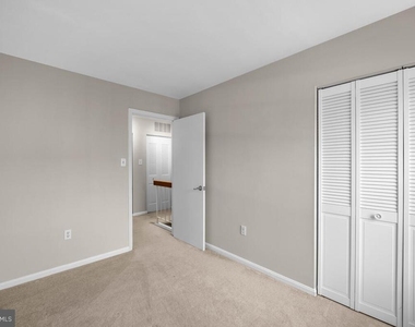 10129 Green Holly Terrace - Photo Thumbnail 13