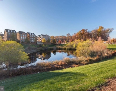 122 Parkview Avenue - Photo Thumbnail 27