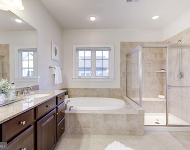 122 Parkview Avenue - Photo Thumbnail 4