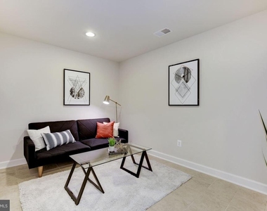 122 Parkview Avenue - Photo Thumbnail 24