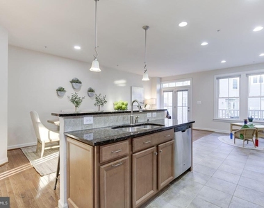 122 Parkview Avenue - Photo Thumbnail 8