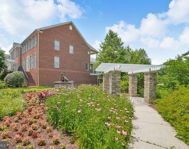 122 Parkview Avenue - Photo Thumbnail 31
