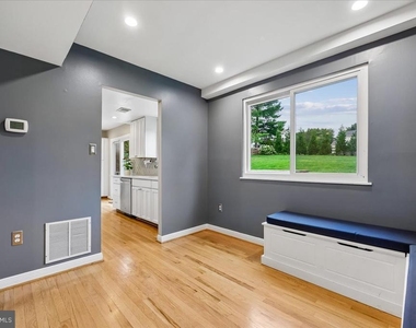 10417 Carlyn Ridge Road - Photo Thumbnail 8