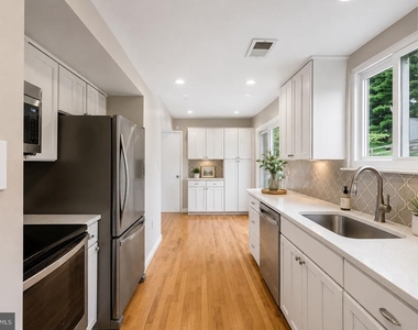 10417 Carlyn Ridge Road - Photo Thumbnail 40