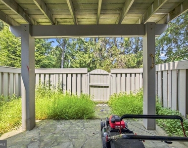 8609 Hawk Run Terrace - Photo Thumbnail 30