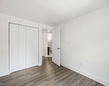 8609 Hawk Run Terrace - Photo Thumbnail 22