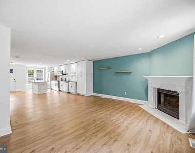 8609 Hawk Run Terrace - Photo Thumbnail 7