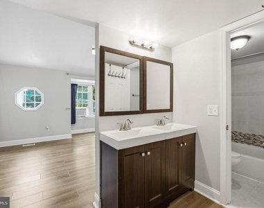 8609 Hawk Run Terrace - Photo Thumbnail 12