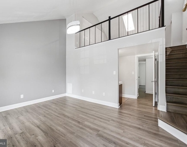 8609 Hawk Run Terrace - Photo Thumbnail 15