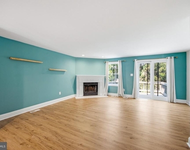 8609 Hawk Run Terrace - Photo Thumbnail 6