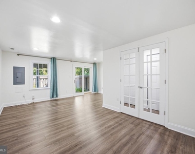 8609 Hawk Run Terrace - Photo Thumbnail 23