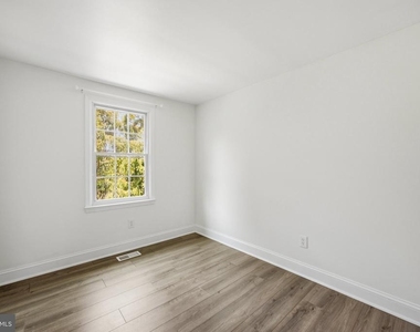 8609 Hawk Run Terrace - Photo Thumbnail 21